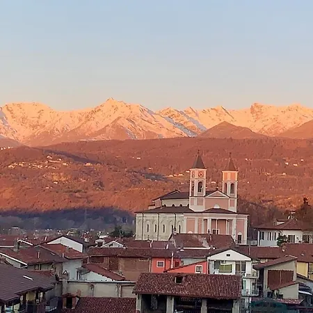 Spazioso 4 Posti Con Balconi Vicino Ivrea Appartamento