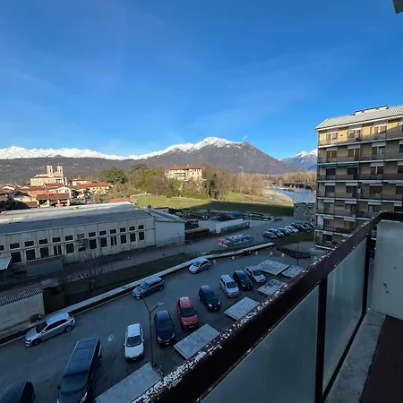 Spazioso Appartamento, Ampio Parcheggio, Vicino Valle D'Aosta * Banchette D'Ivrea
