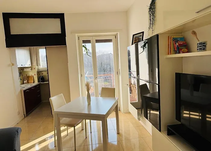 Spazioso 4 Posti Con Balconi Vicino Ivrea